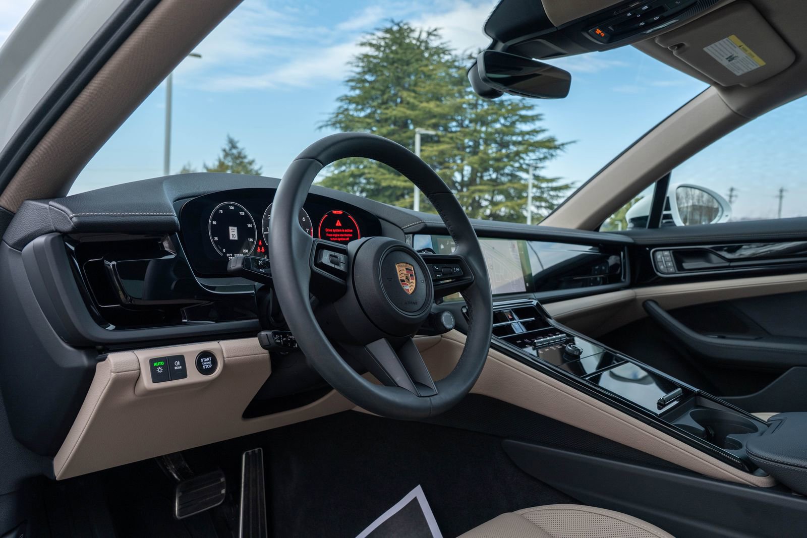 Certified 2025 Porsche Panamera image 4