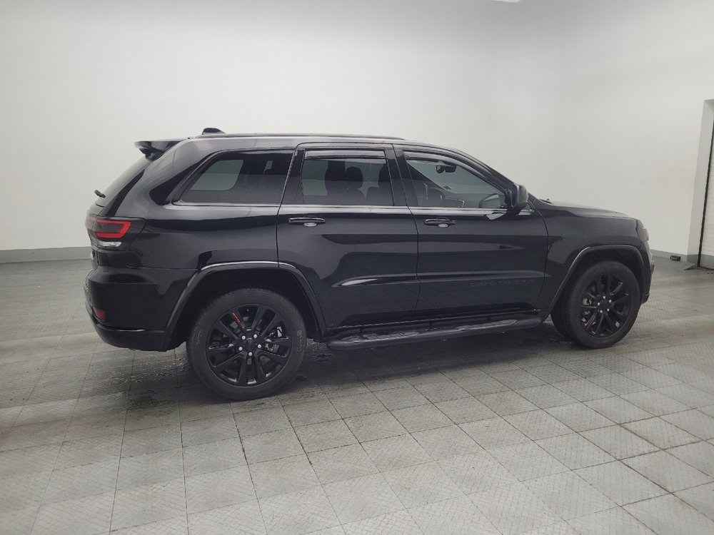 Used 2017 Jeep Grand Cherokee Altitude RWD image 10
