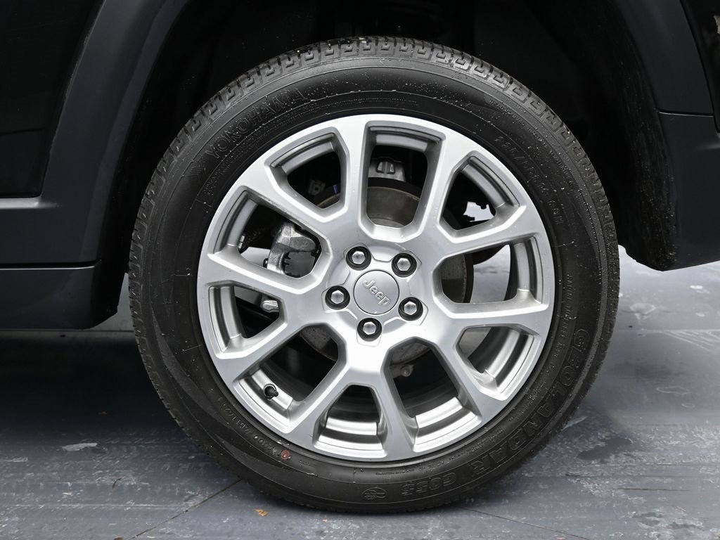 Used 2022 Jeep Compass Latitude w/ Sun and Sound Group image 13