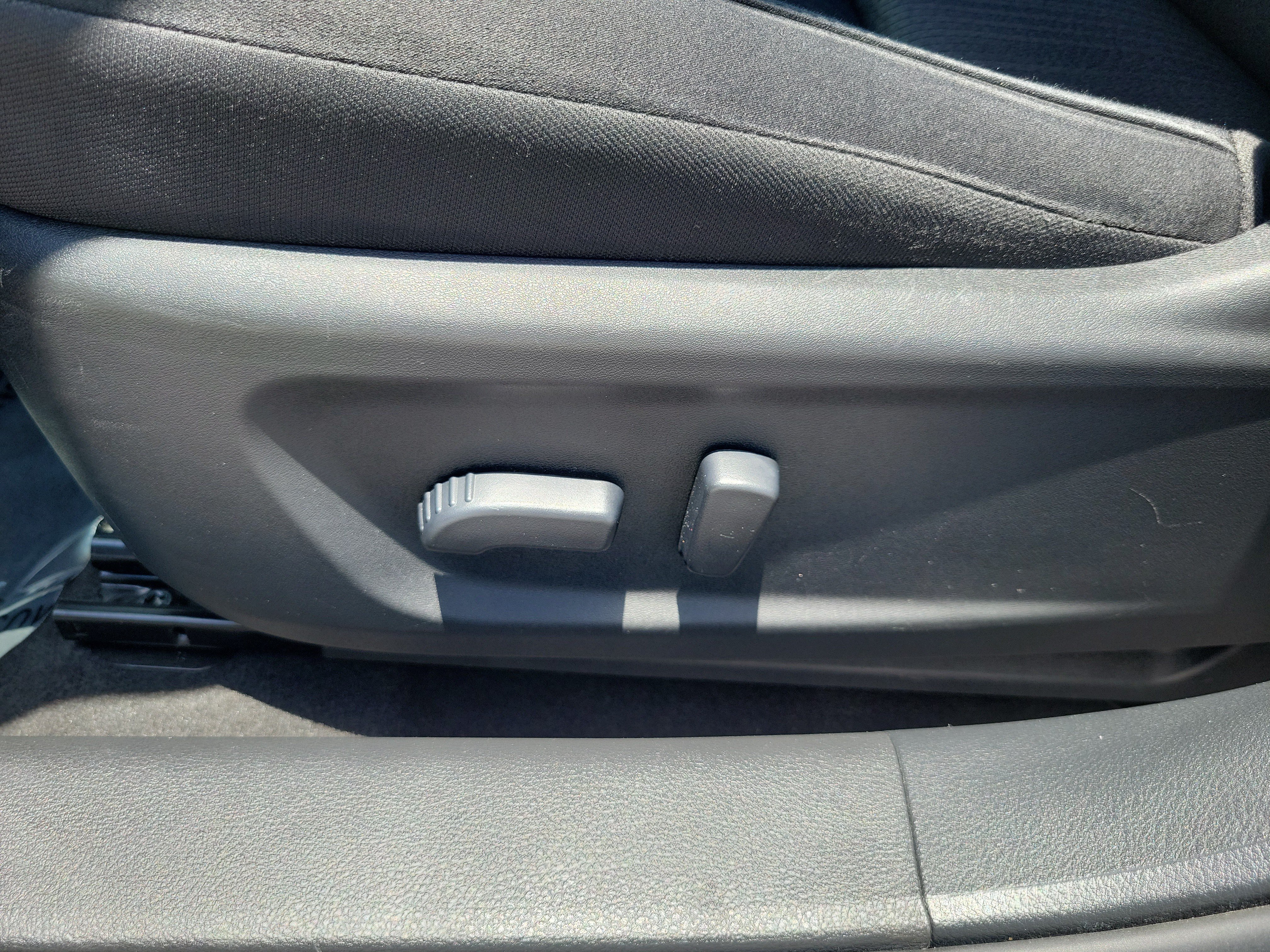 Used 2022 Nissan Altima 2.5 SV FWD image 12