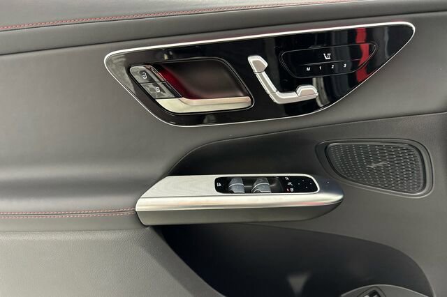 Certified 2025 Mercedes-Benz GLC 43 AMG 4MATIC image 11