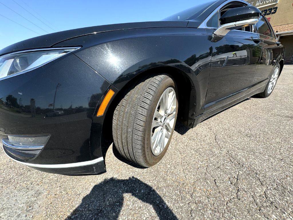Used 2015 Lincoln MKZ image 25