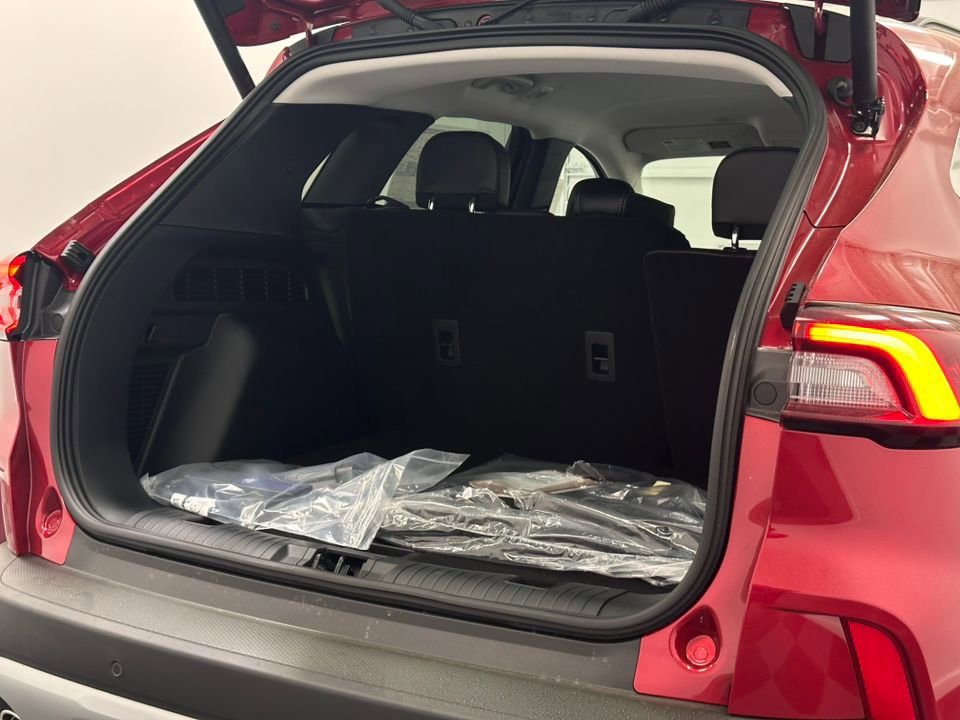 New 2025 Ford Escape SE w/ PHEV Premium Package FWD image 7