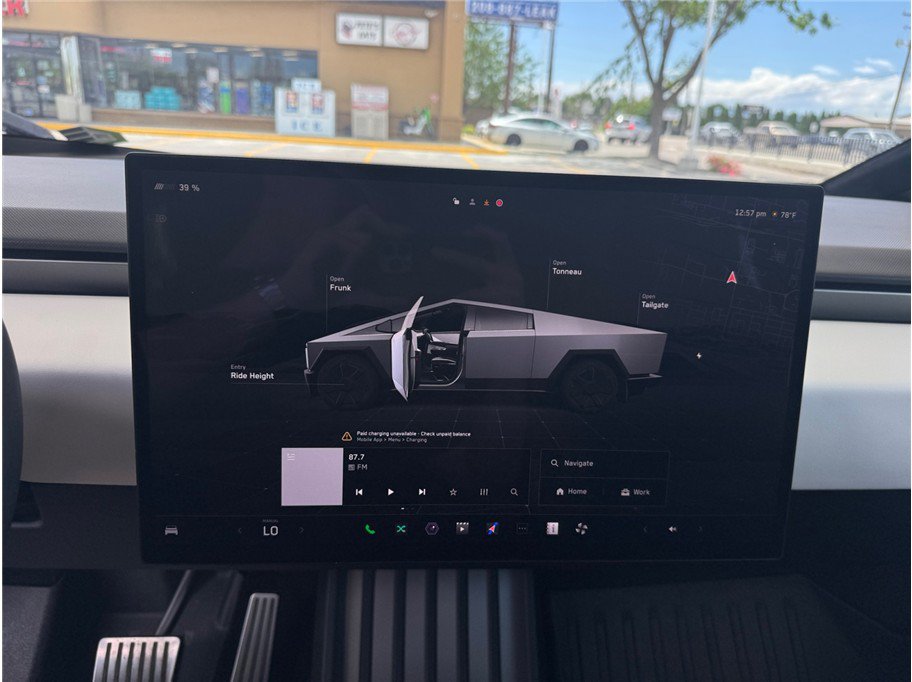 Used 2024 Tesla Cybertruck AWD Crew Cab image 23