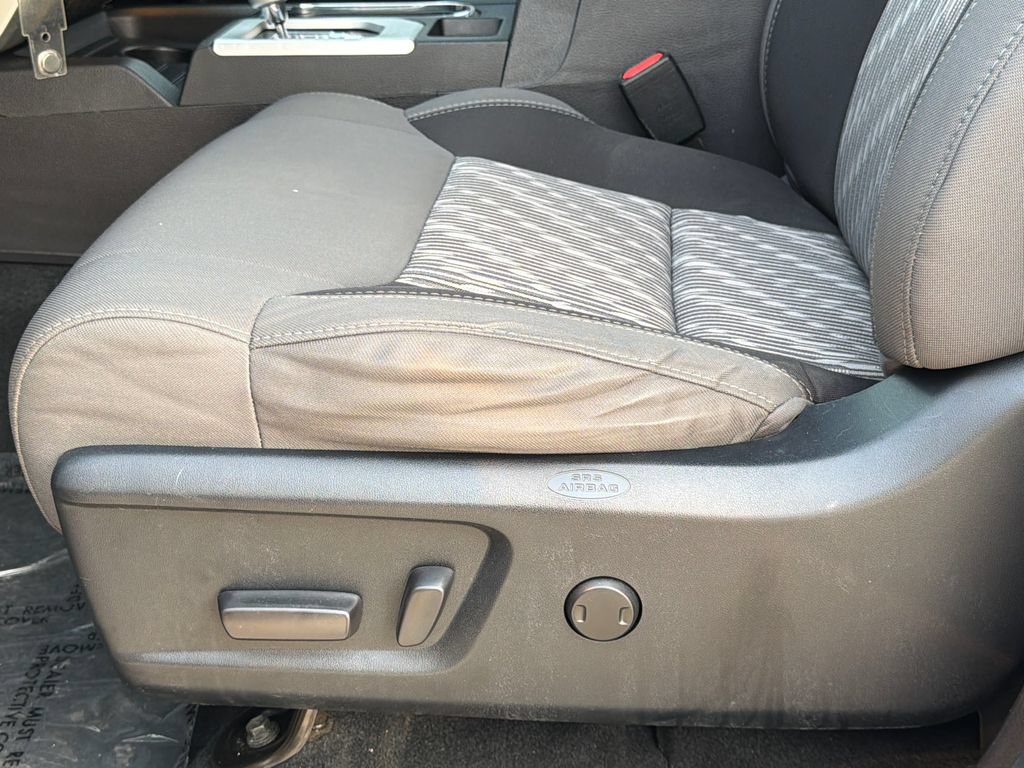 Used 2020 Toyota Tundra SR5 w/ SR5 Convenience Package AWD/4WD image 17