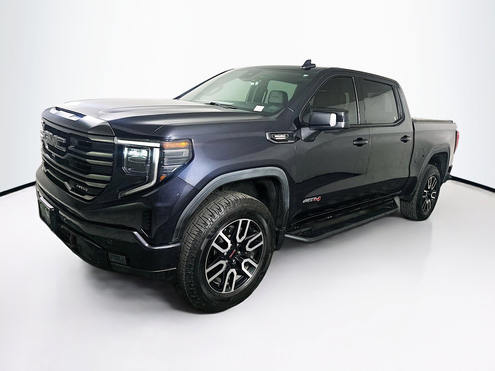 Used 2023 GMC Sierra 1500 AT4 w/ AT4 Premium Package AWD/4WD image 3