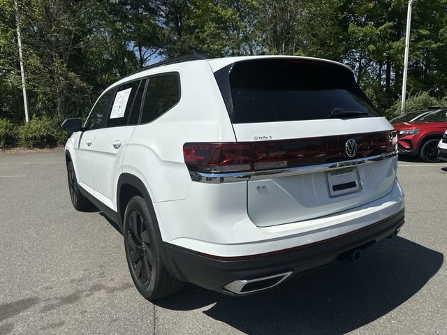 Used 2025 Volkswagen Atlas SE w/ Black Wheel Package FWD image 3