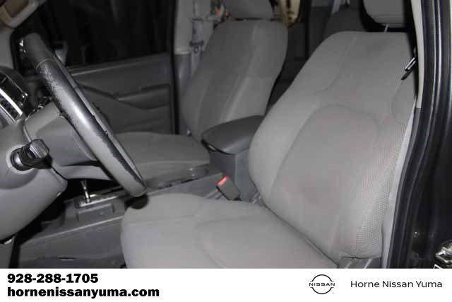Used 2018 Nissan Frontier SV w/ Value Truck Package AWD/4WD image 4
