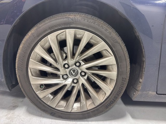 Used 2021 Lexus ES 350 Ultra Luxury w/ Accessory Package 2 image 13