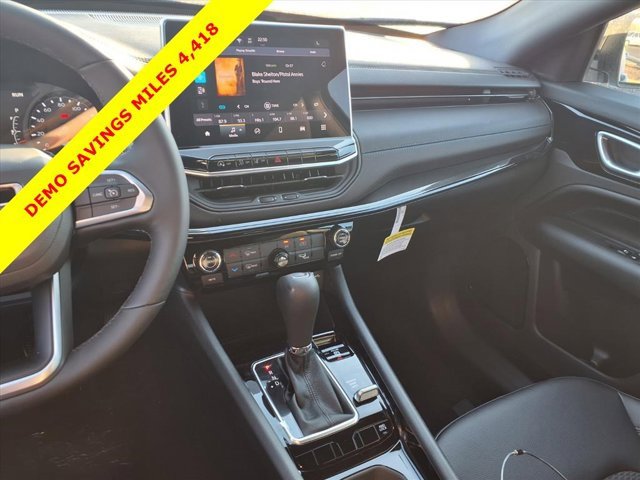 New 2026 Jeep Compass Latitude image 4