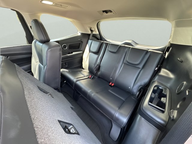 Used 2022 Subaru Ascent Limited w/ Technology Package AWD/4WD image 6