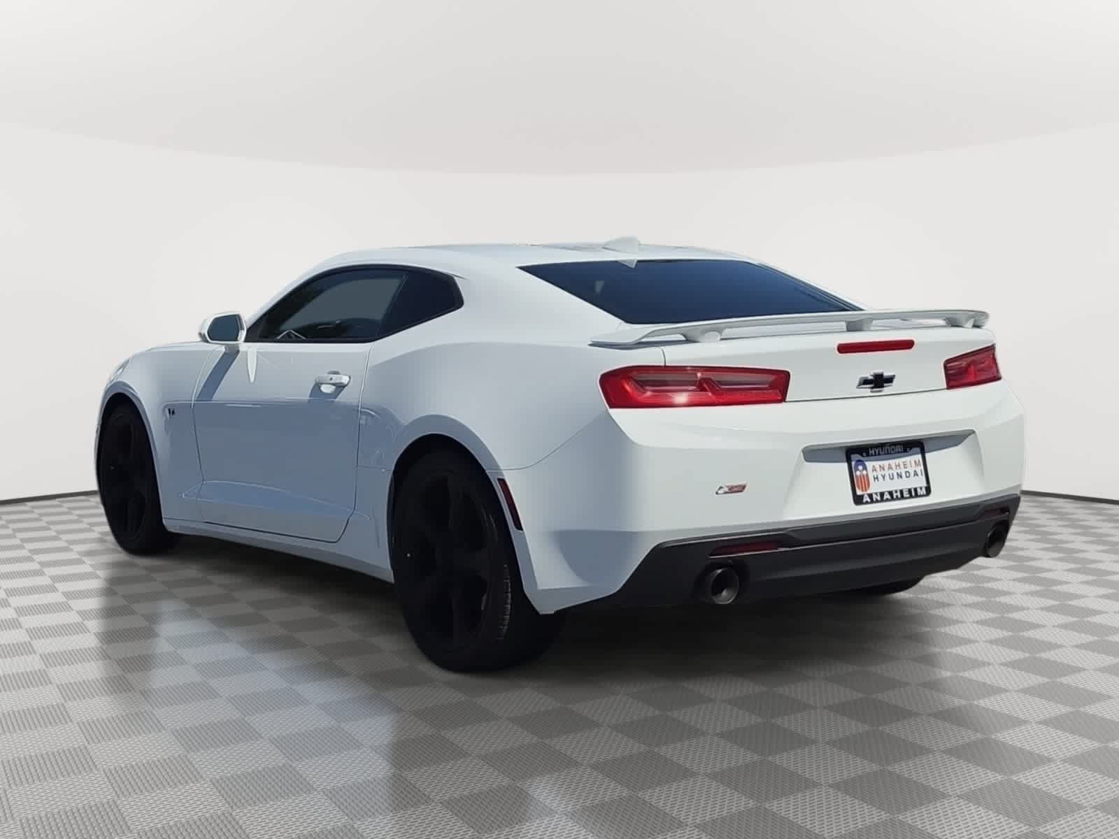 Used 2018 Chevrolet Camaro SS RWD image 9