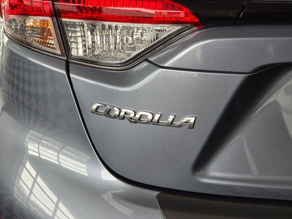 Used 2025 Toyota Corolla LE w/ LE Premium Package image 13