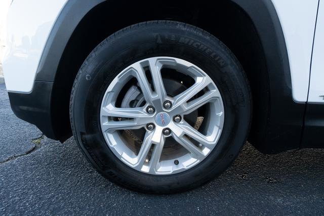 Used 2024 GMC Terrain SLE w/ Driver Convenience Package image 42