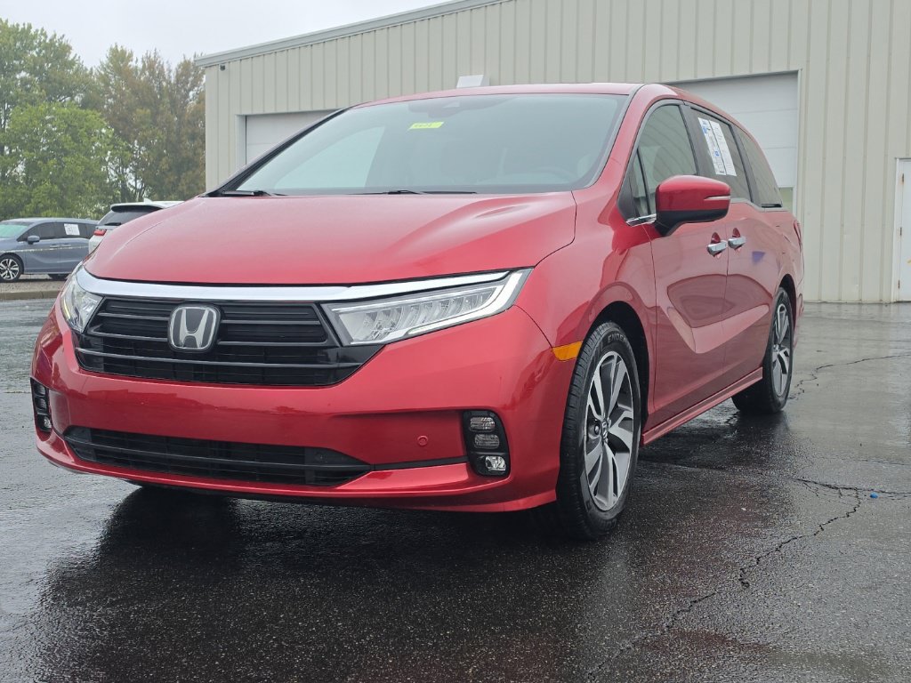 Certified 2023 Honda Odyssey Touring image 3