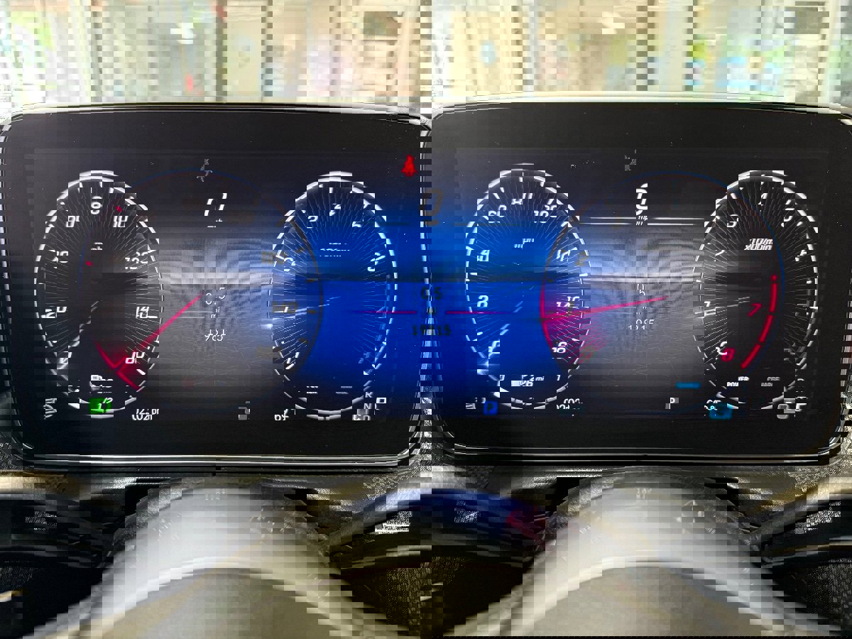 Used 2023 Mercedes-Benz C 300 4MATIC Sedan w/ Exclusive Trim Package image 22