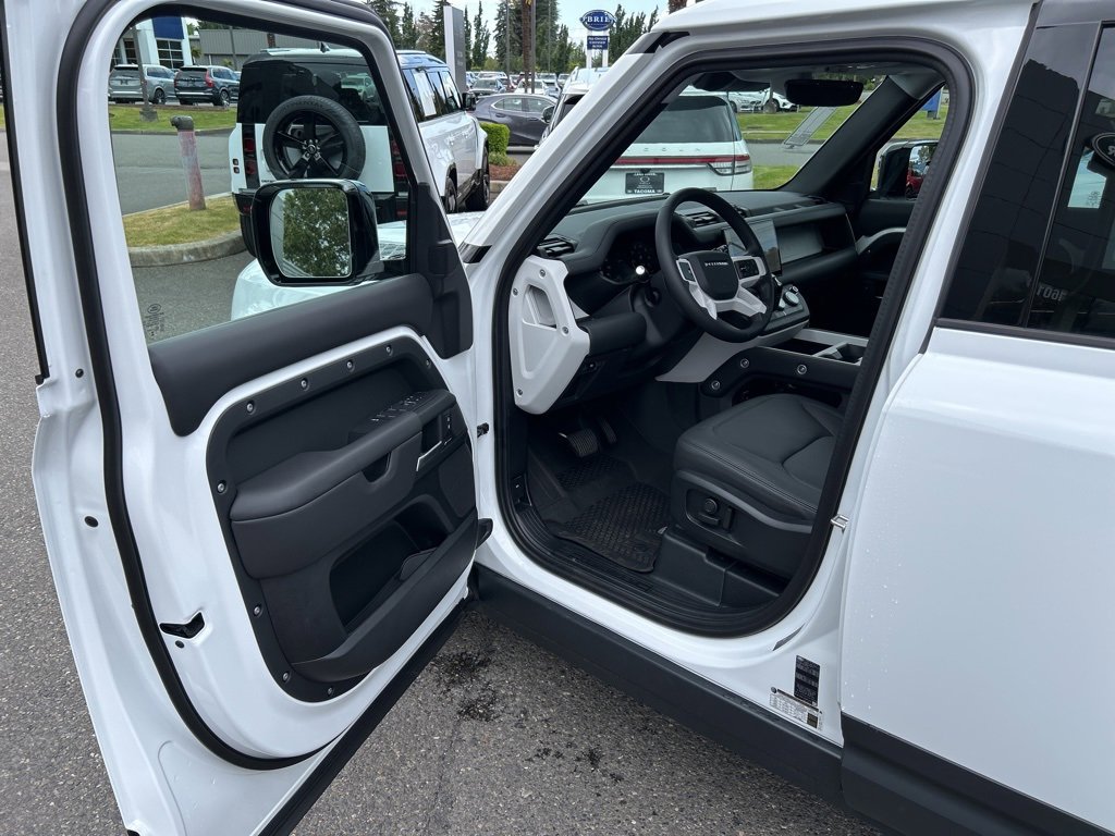 New 2025 Land Rover Defender 110 S image 10