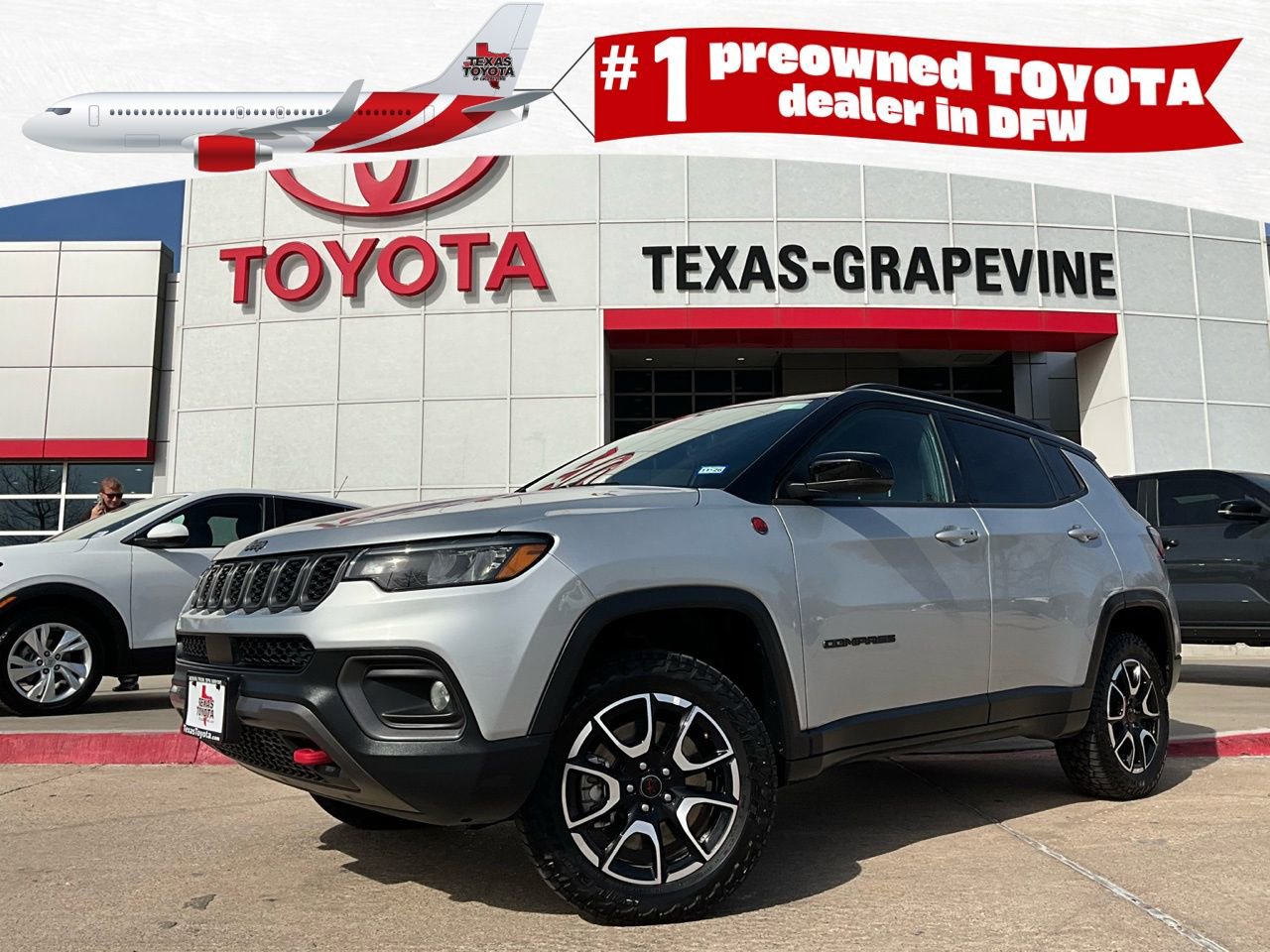 Used 2025 Jeep Compass Trailhawk image 1