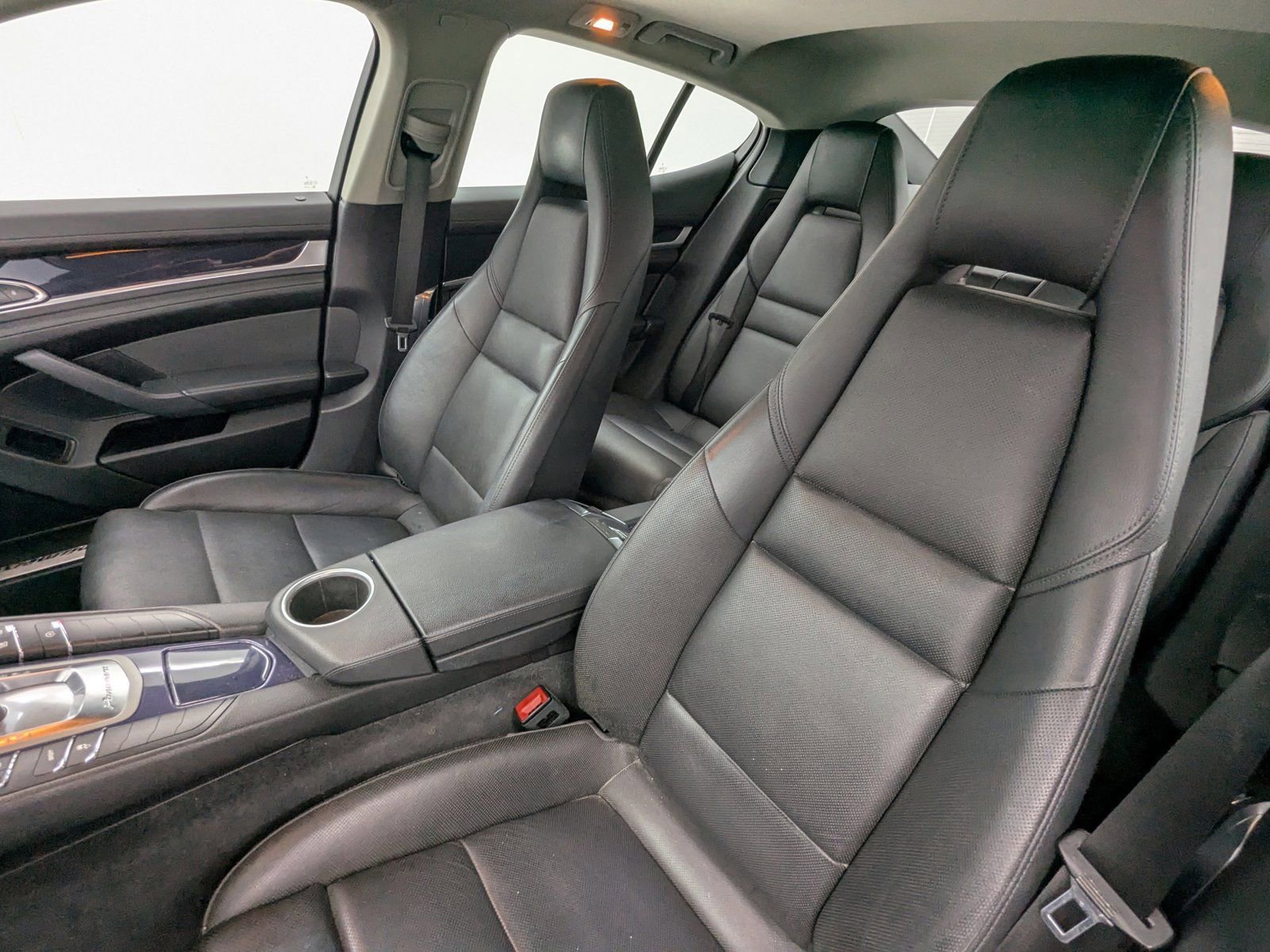 Used 2015 Porsche Panamera 4 image 5