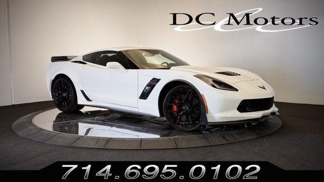 Used 2015 Chevrolet Corvette Z06 w/ 3LZ Preferred Equipment Group RWD image 1