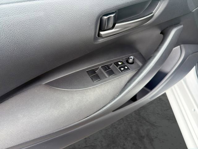 Used 2025 Toyota Corolla LE image 21