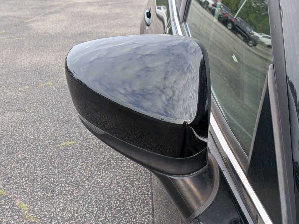 Used 2018 MAZDA MAZDA3 Touring FWD image 12