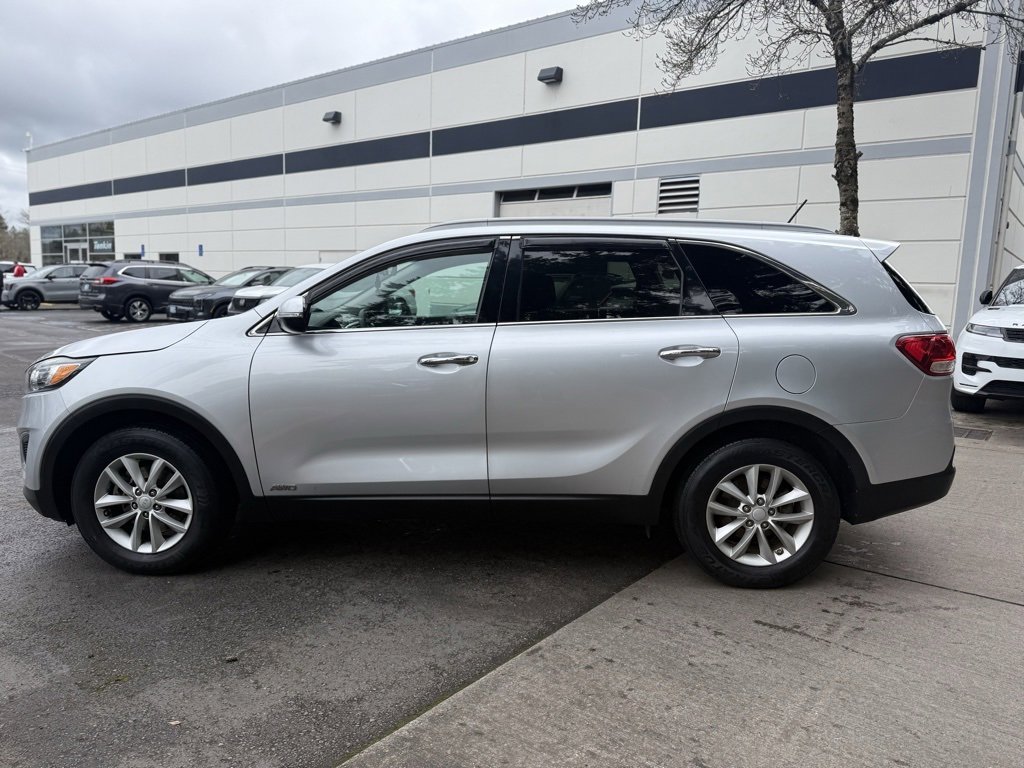 Used 2017 Kia Sorento LX image 12