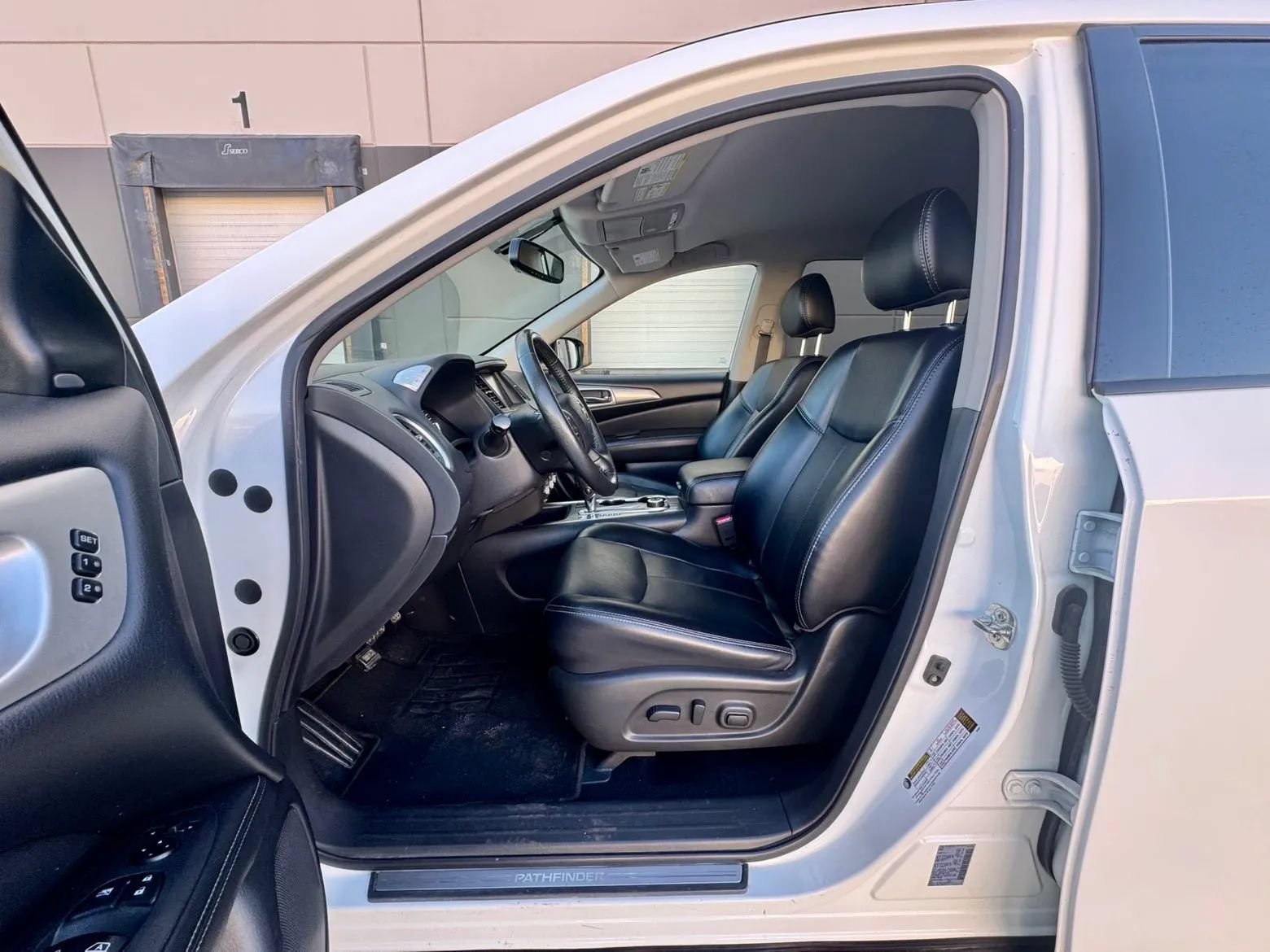 Used 2020 Nissan Pathfinder SL AWD/4WD image 11