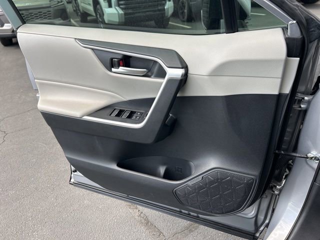 Used 2024 Toyota RAV4 XLE w/ Convenience Package image 29