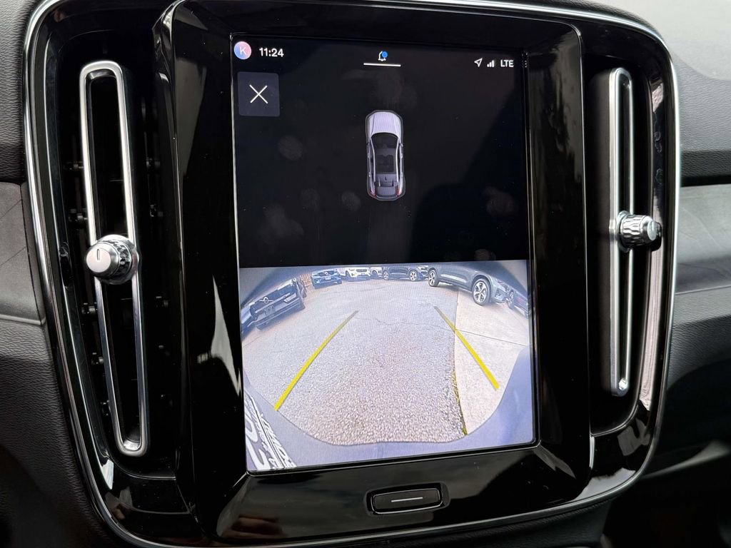 Used 2023 Volvo C40 P8 Recharge Ultimate w/ Protection Package Premier image 7
