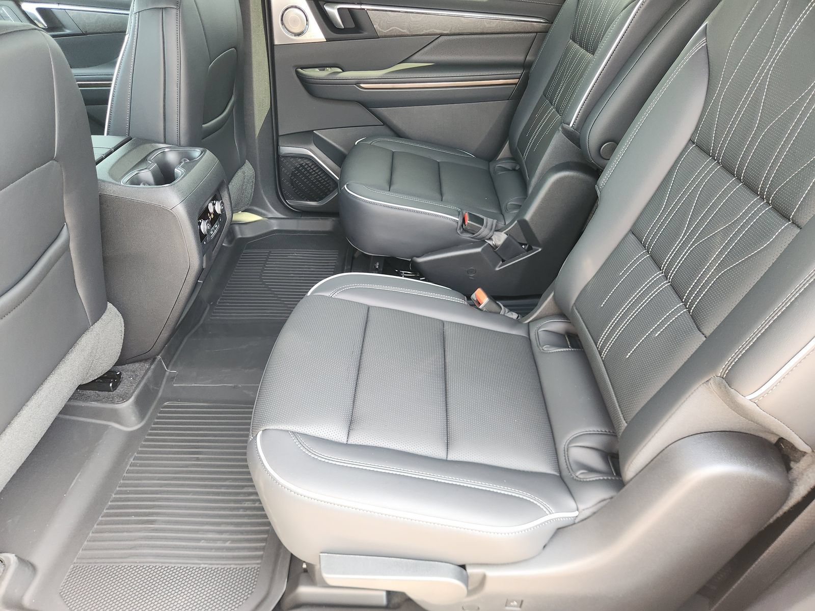 New 2026 Buick Enclave Avenir w/ Super Cruise Package FWD image 34