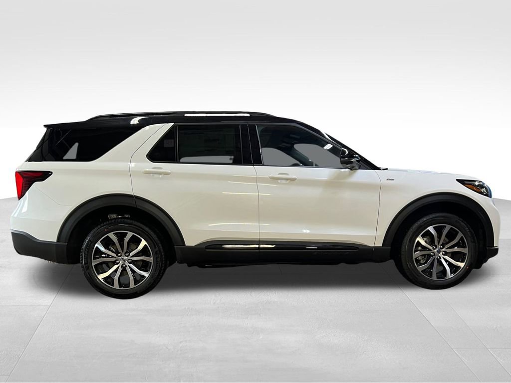 New 2025 Ford Explorer ST-Line image 3