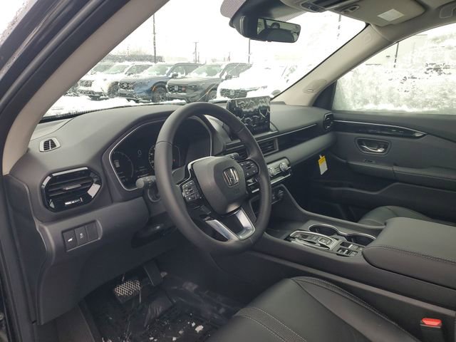 New 2025 Honda Pilot Touring image 18
