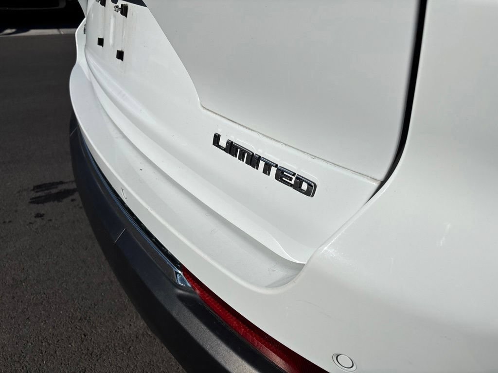 Used 2023 Jeep Grand Cherokee L Limited w/ Luxury Tech Group II AWD/4WD image 4