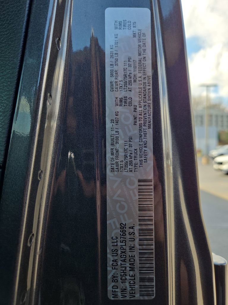 Used 2023 Jeep Gladiator Sport w/ Off Road Group image 28