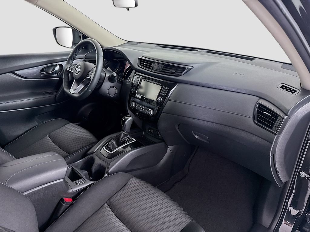 Used 2018 Nissan Rogue SV image 28