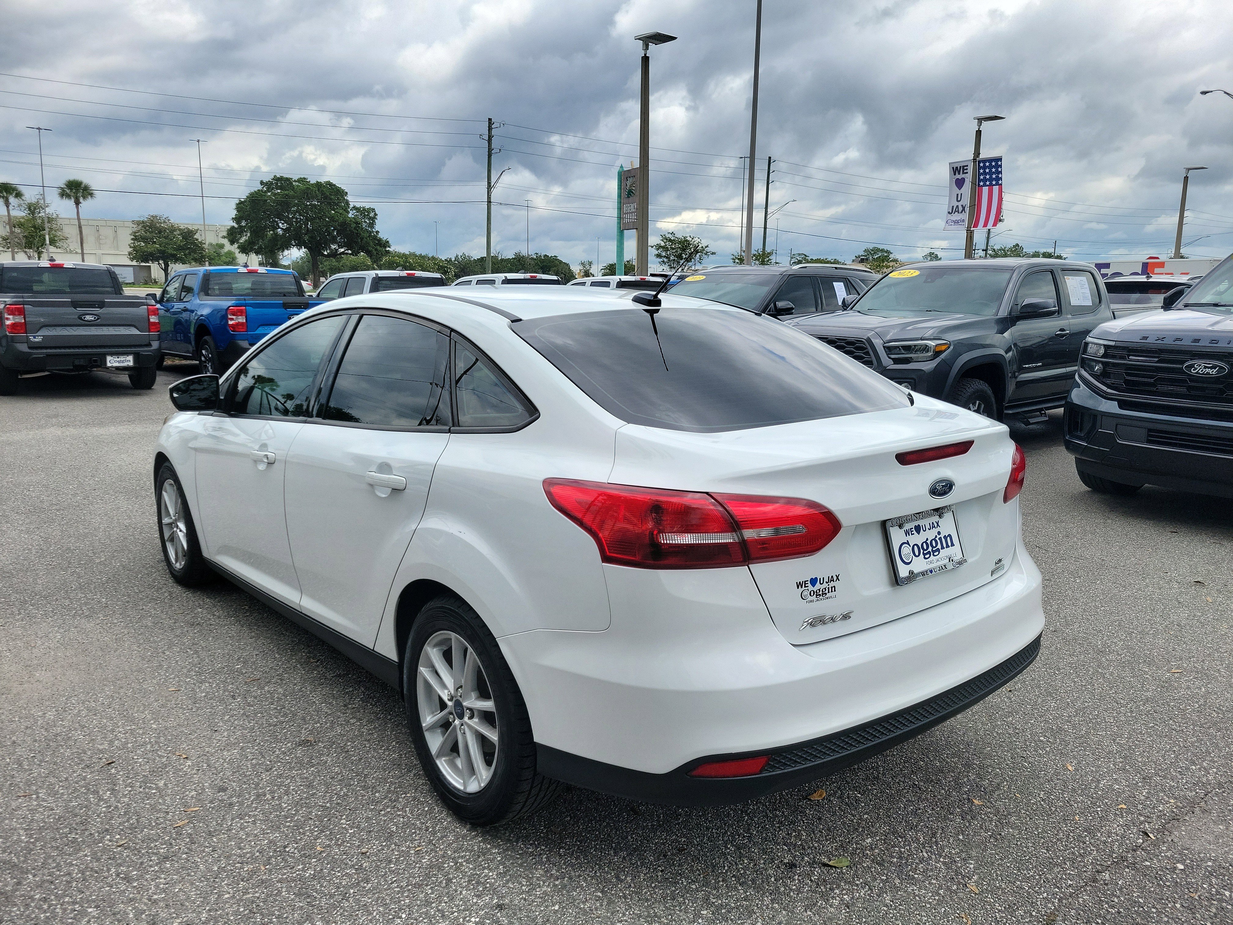 Used 2017 Ford Focus SE FWD image 4