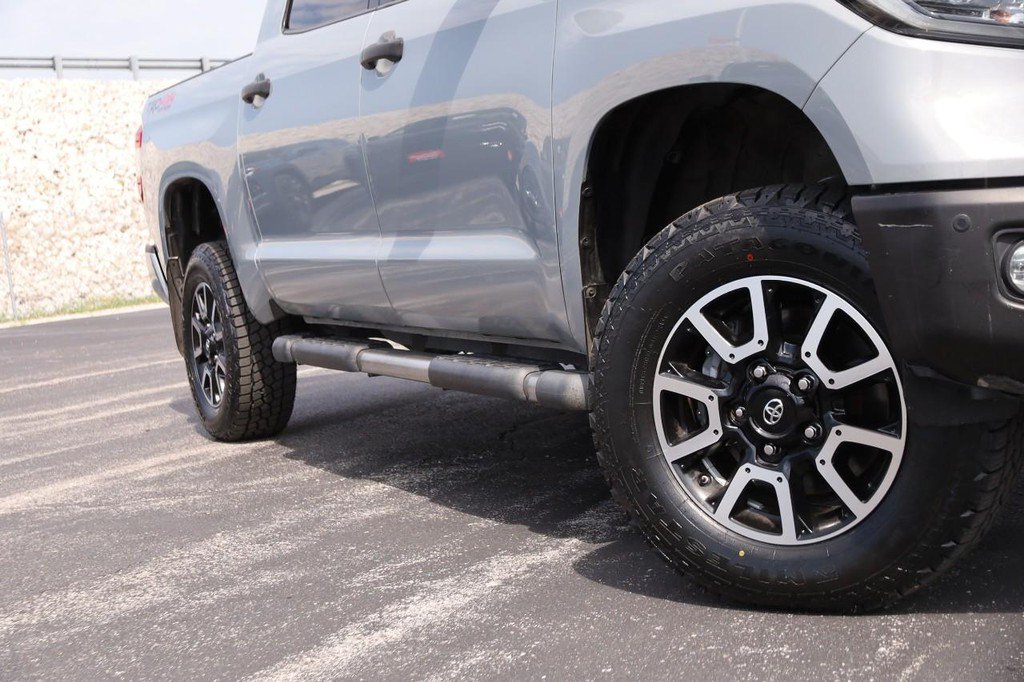 Used 2019 Toyota Tundra Limited w/ Limited Premium Package AWD/4WD image 3