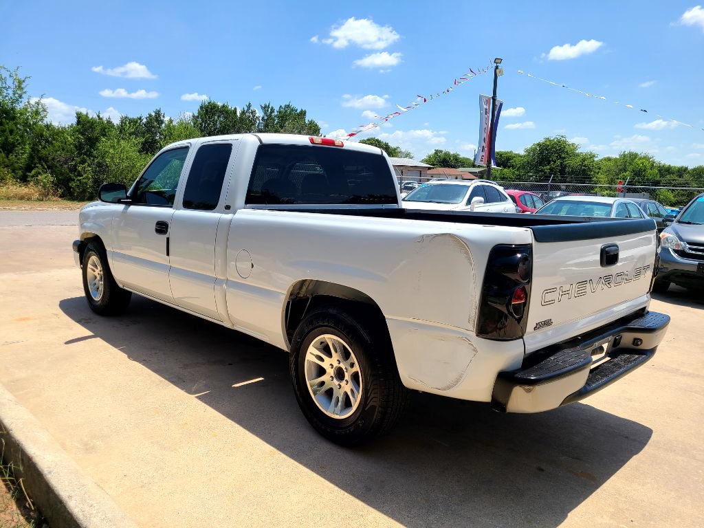 Used 2005 Chevrolet Silverado 1500 W/T RWD image 5