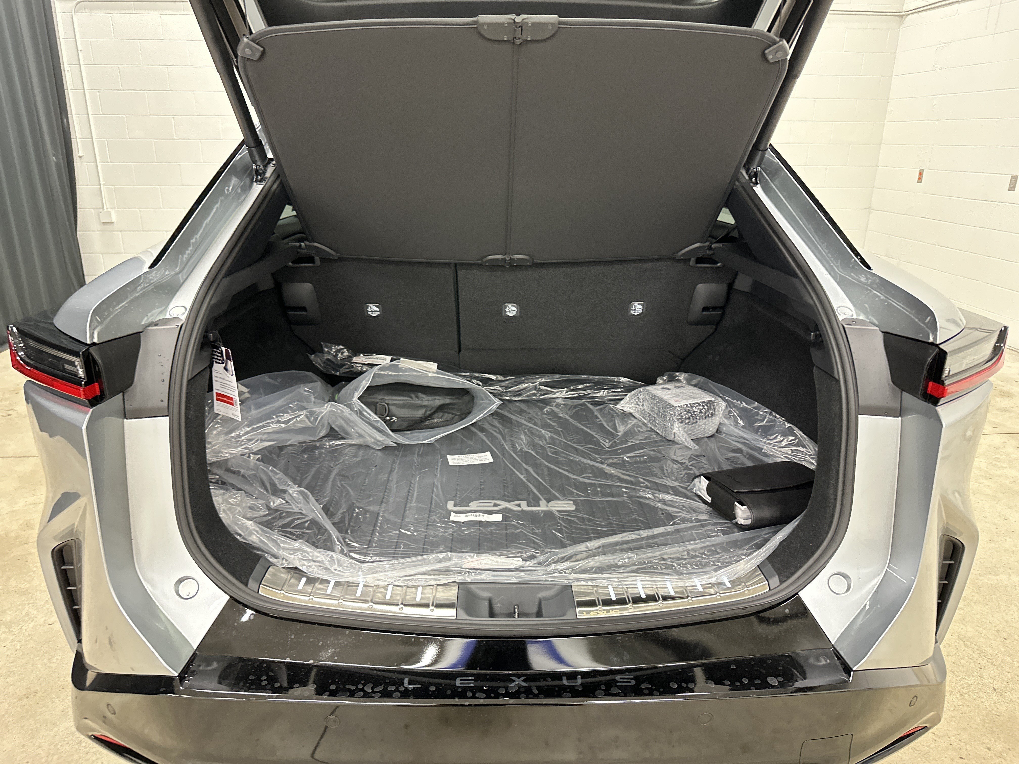 New 2026 Lexus RZ 350e 2WD image 33