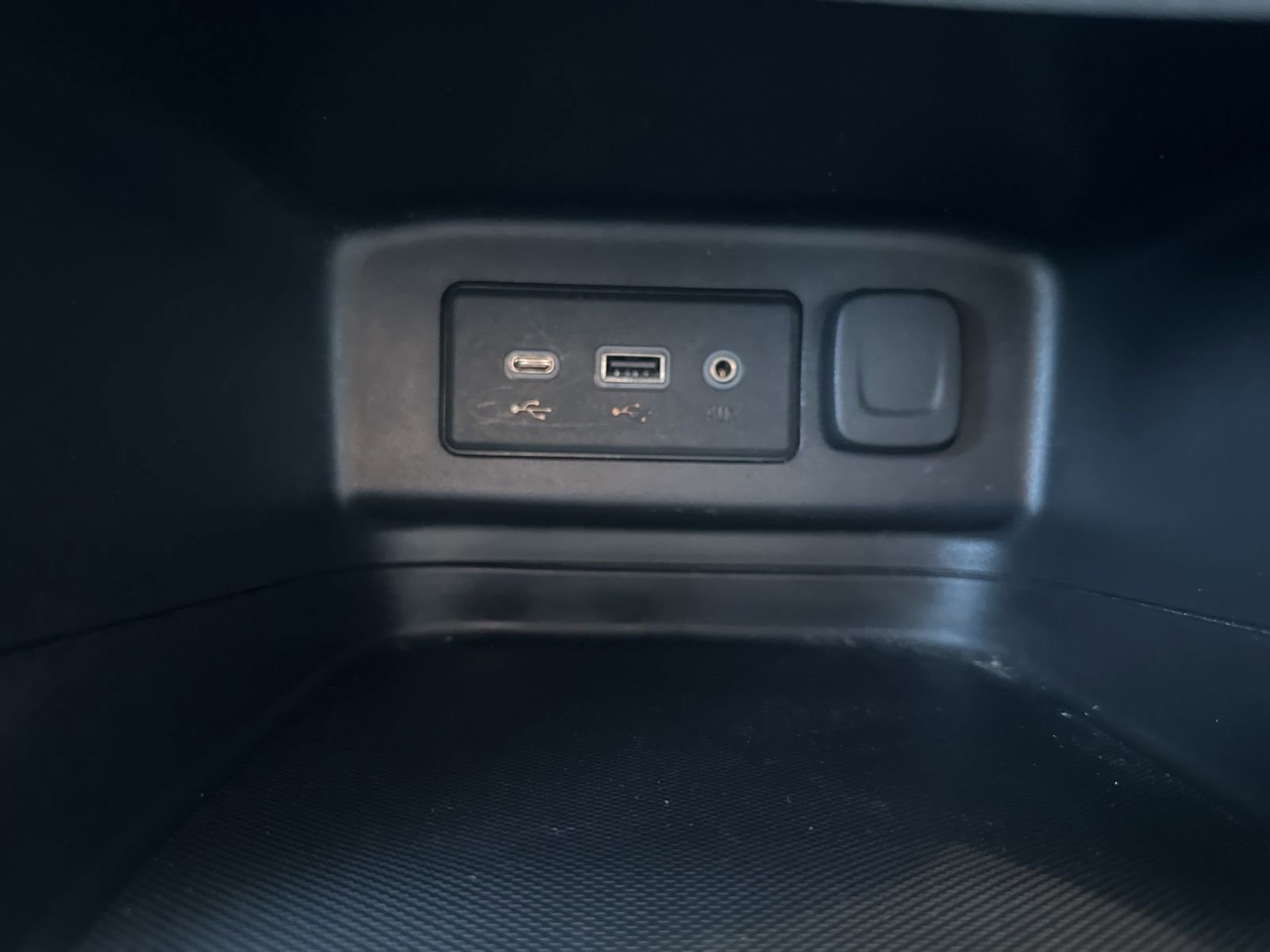 Used 2020 Chevrolet Equinox LS w/ LS Convenience Package image 23