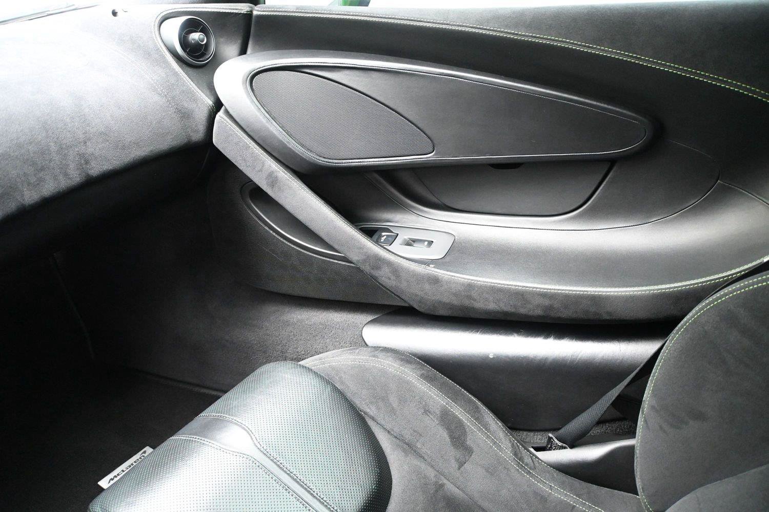 Used 2016 McLaren 570S Coupe RWD image 7