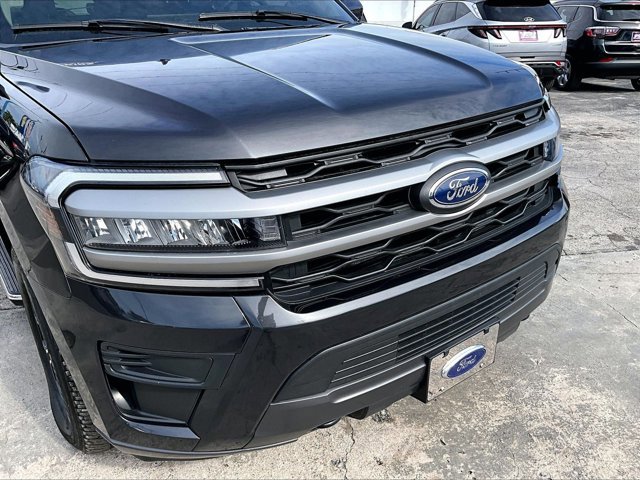 Used 2023 Ford Expedition Max XLT image 27