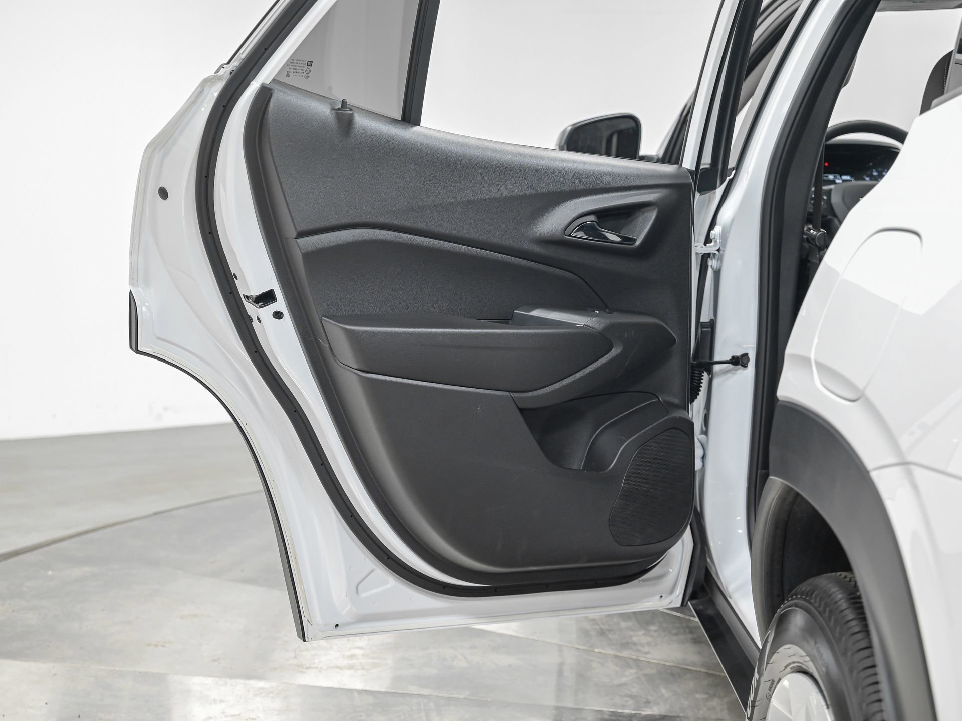 Used 2025 Chevrolet Trax LS FWD image 24