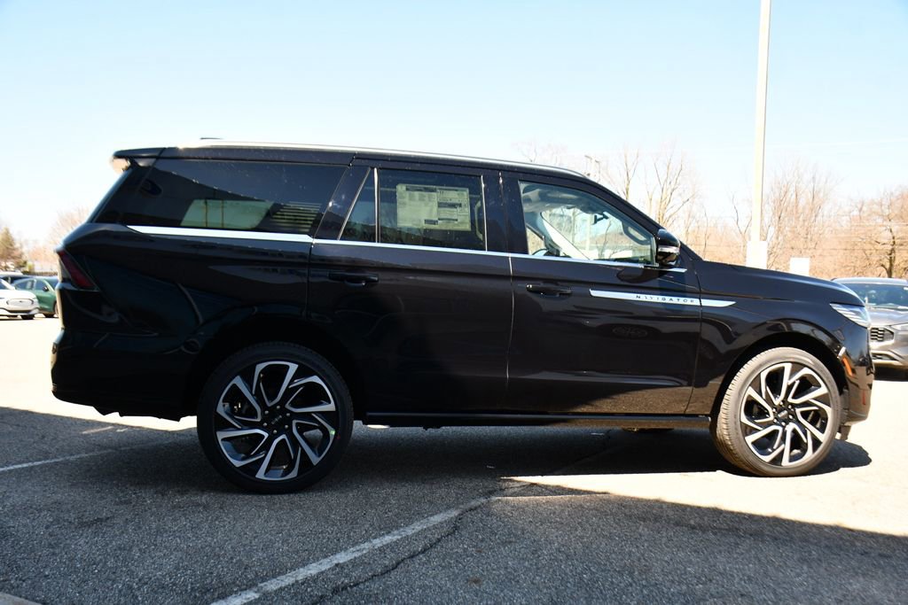 New 2026 Lincoln Navigator Reserve AWD/4WD image 7