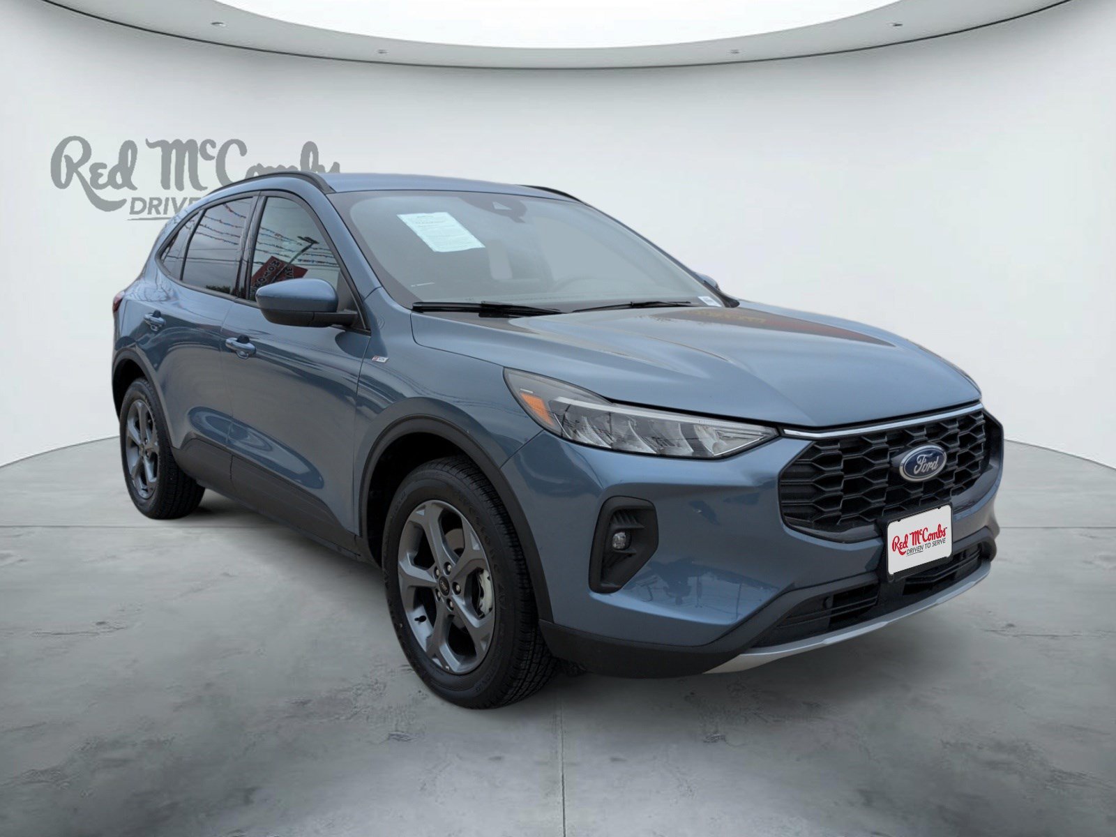 Certified 2025 Ford Escape ST-Line Select AWD/4WD image 3