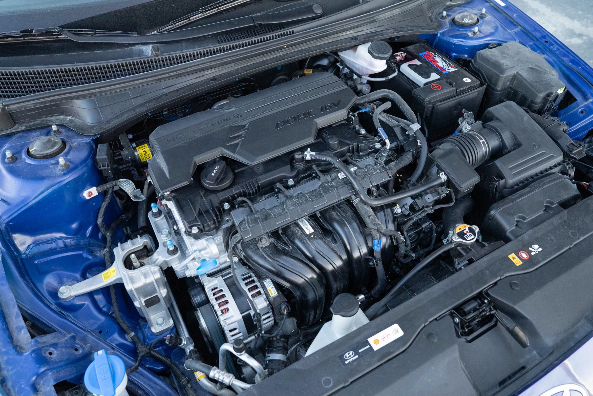 Used 2025 Hyundai Elantra Sport w/ Cargo Package FWD image 9