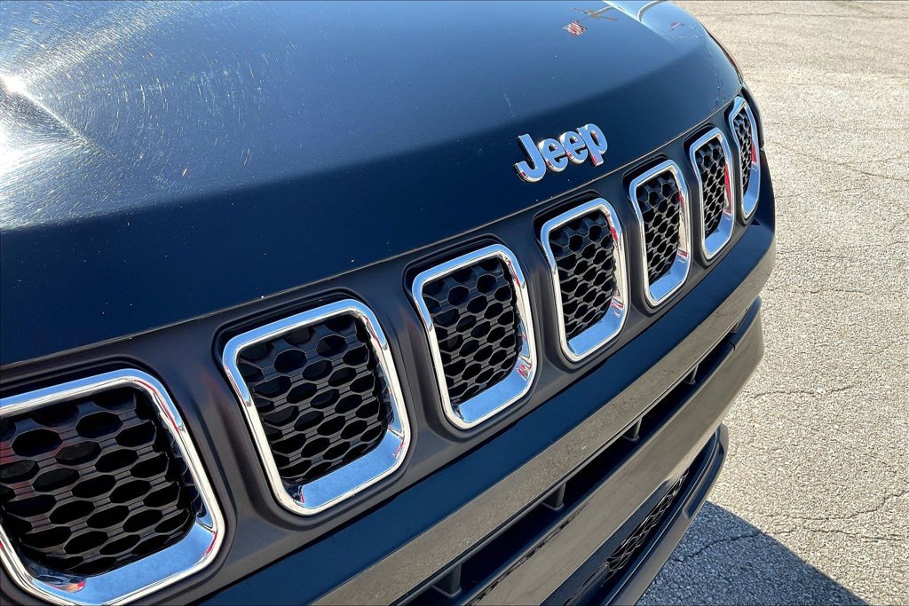 Used 2024 Jeep Compass Latitude AWD/4WD image 24