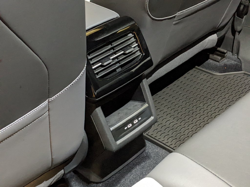 New 2026 Volkswagen ID.4 Pro AWD/4WD image 23