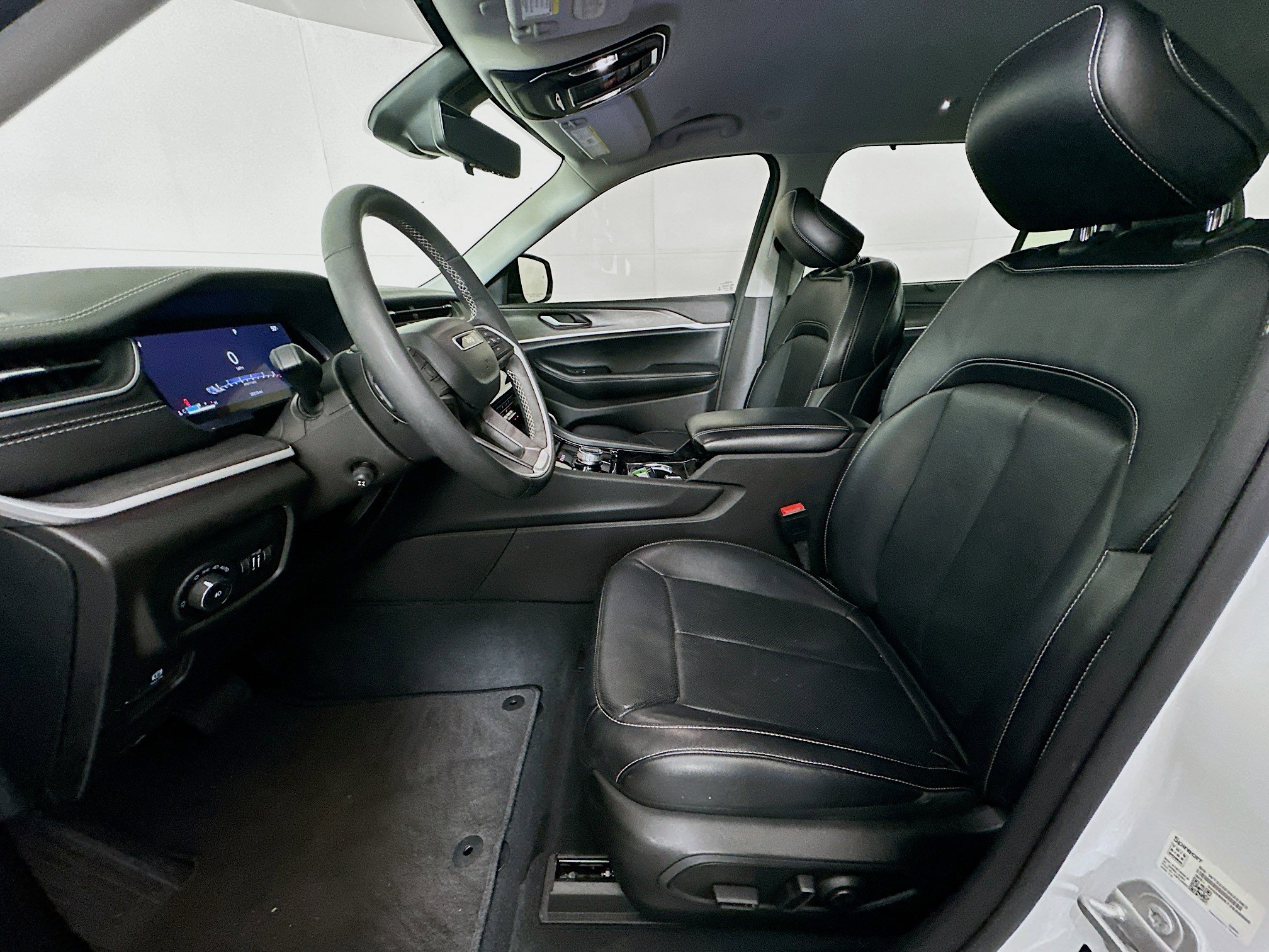 Used 2023 Jeep Grand Cherokee L Limited w/ Luxury Tech Group II image 13